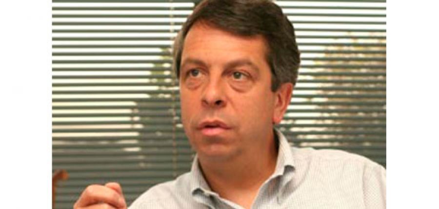 Director de medio nacional enfrenta posible cárcel por orden de juez