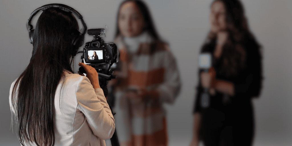 Expresiones estigmatizantes de funcionarios públicos alimentan la violencia de género contra mujeres periodistas