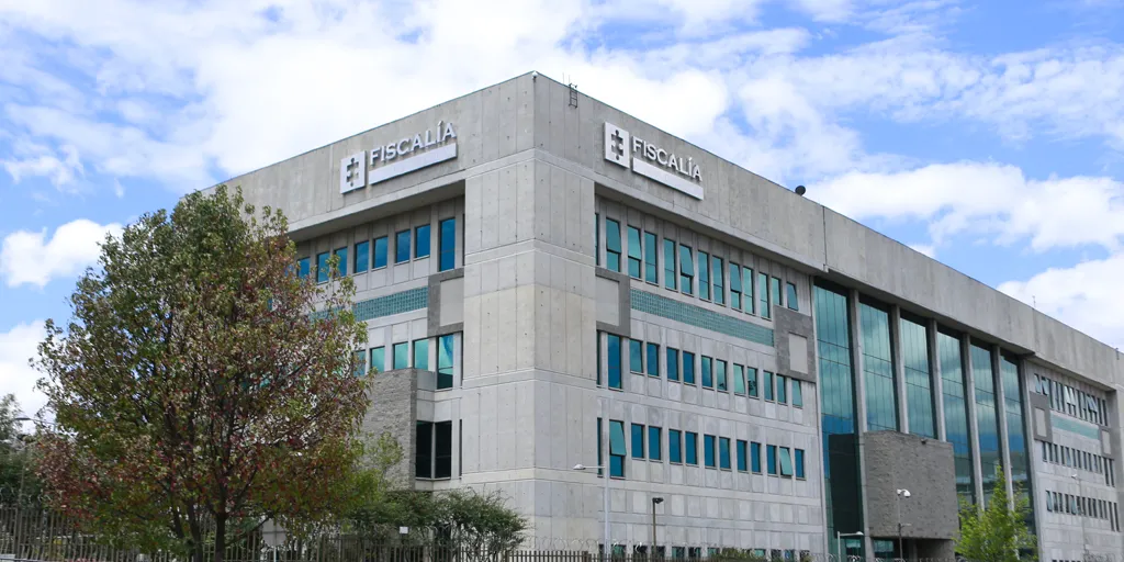 Fiscalía continúa actuando en contra de la libertad de expresión y violando la garantía de la reserva de la fuente