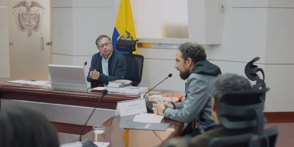 El presidente Petro se compromete ante la FLIP y RSF a crear un canal directo para tratar con urgencia los casos de violencia contra periodistas