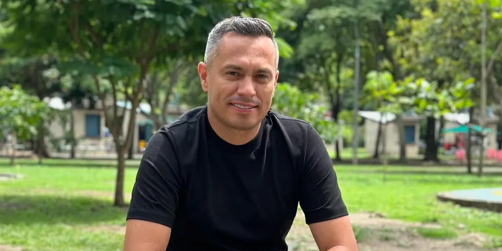 Periodista se autocensura tras ser acosado y amenazado de muerte